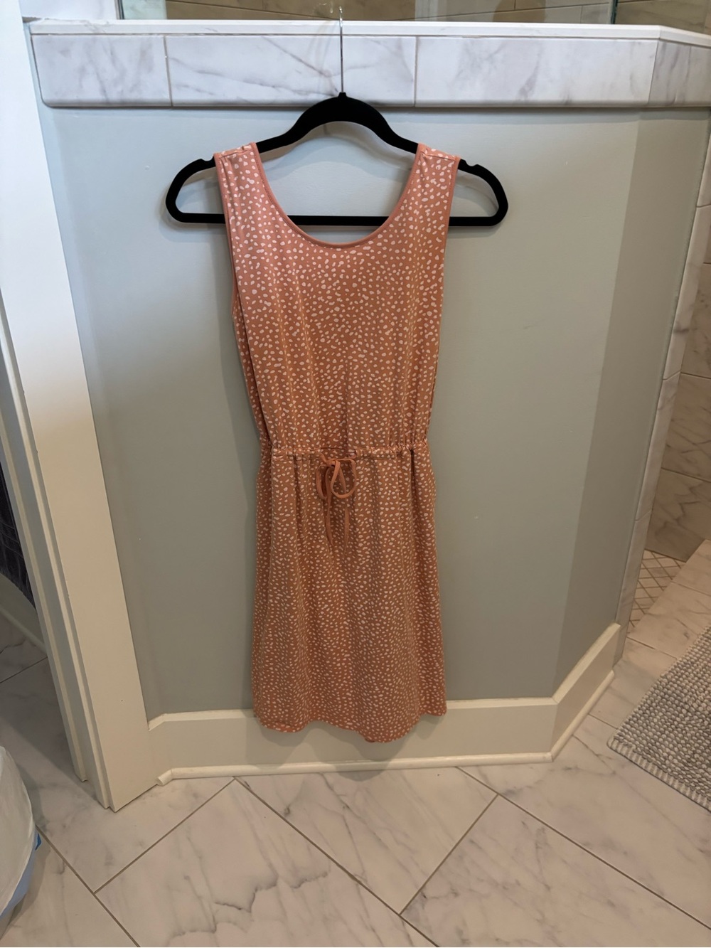 Sleeveless Peach Dot Tie-Waist Dress from Elegantees size xs